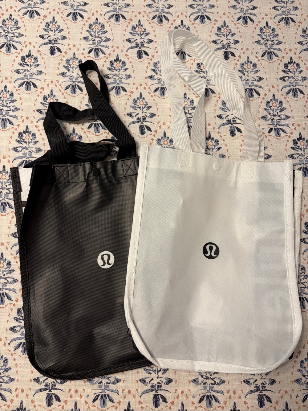 Lululemon Reusable Tote Bag Duo - Black & White